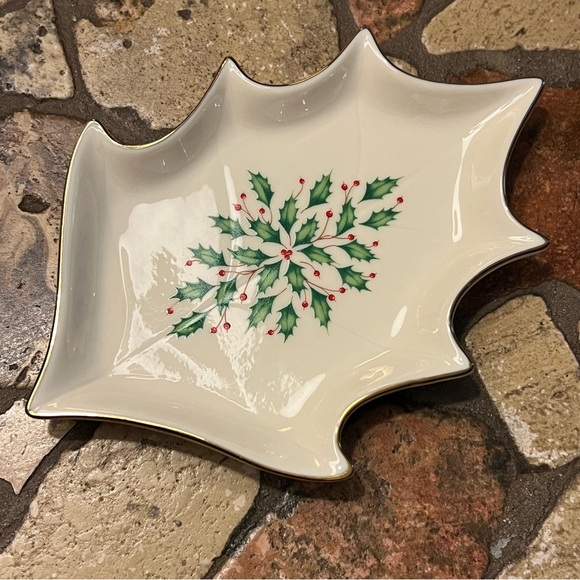 Vintage Lenox Holiday Leaf Dish - Picture 1 of 9